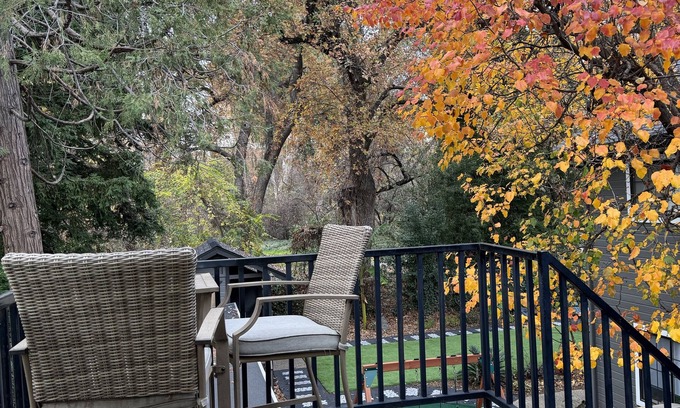 Chico House | Your own modern treehouse overlooking Bidwell Park