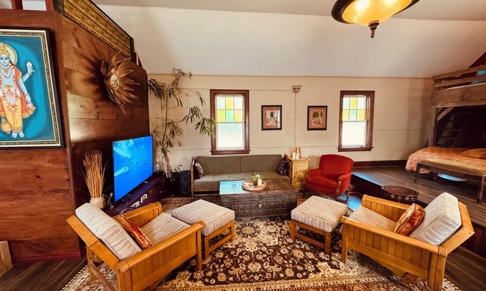 Elora House | Your Own Oasis In Downtown Elora!