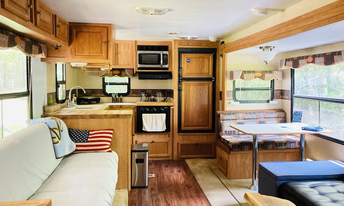 Tylertown House | Your own private camper located near the Bogue Chitto River!