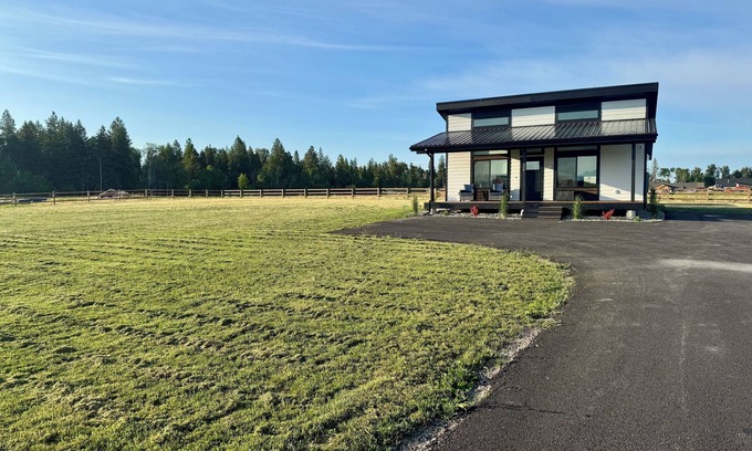 Evergreen House | Your Peaceful Glacier Getaway