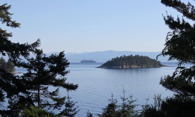 West Sechelt House | Your Peaceful Retreat On The Ocean.