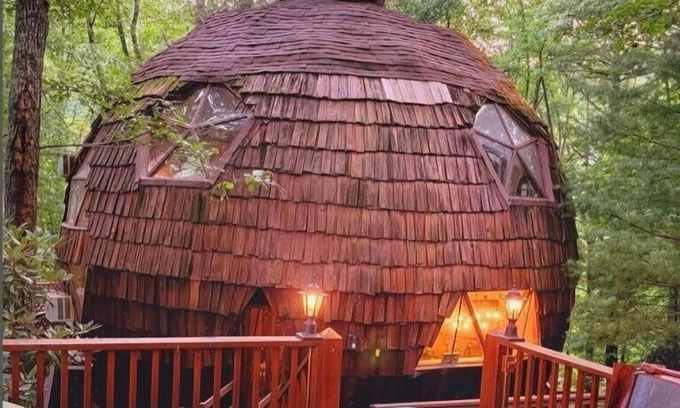 Grassy Creek Cabin | Your Perfect Cabin Stay at Unforgettable Is Just a Click Away!