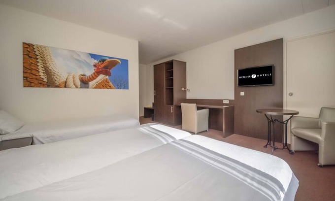 Waalwijk Hotel | Your Perfect Escape: 2 Spacious Rooms & Outdoor Adventures in Waalwijk