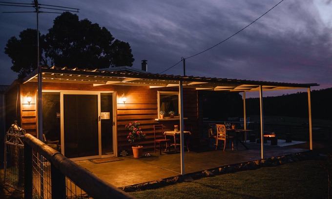 Mummballup Cottage | Your Perfect Getaway Destination - Fantastic views, walk, ride, wine, be!