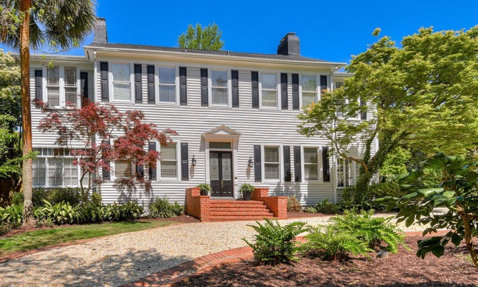 Aiken House | Your perfect getaway nestled in the heart of Aiken.