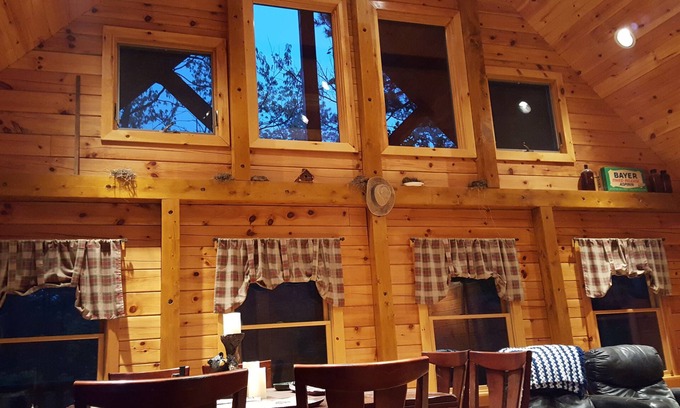 White Haven Cabin | Your Perfect Mountain Getaway! Relax at "Lost and Found" Quiet Secluded Peaceful