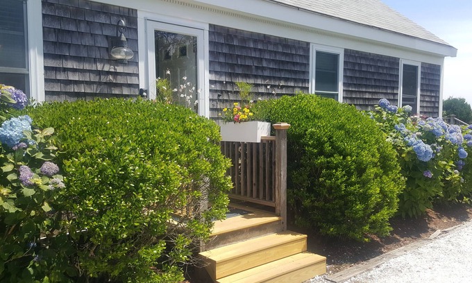 Madaket House | YOUR PERFECT SUMMER GETAWAY BY MADAKET BEACH !