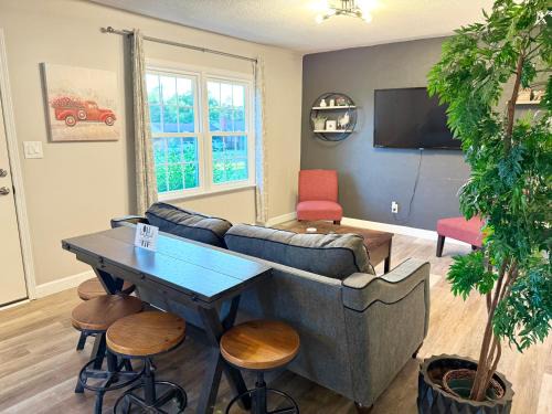 Hickory House | Your Private Country Base Relax & Reboot- Country Bumpkin