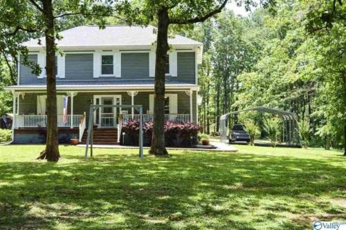 Cedar Bluff House | Your quiet place on Weiss Lake