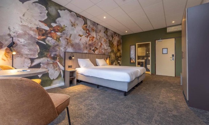 Berg en Dal House | Your Relaxing Getaway: Forest Calm, Poolside Rest & Wellness! Free Parking