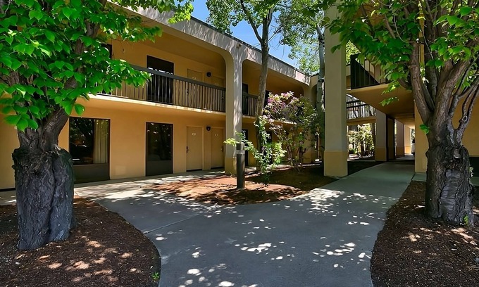 Orchard District Hotel | Your Relaxing Getaway Awaits! 4 Family-friendly Units! Near Old Mill District!