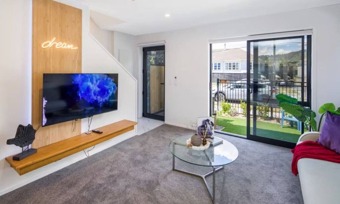 Lower Hutt House | Your Slice of Heaven in the Hutt