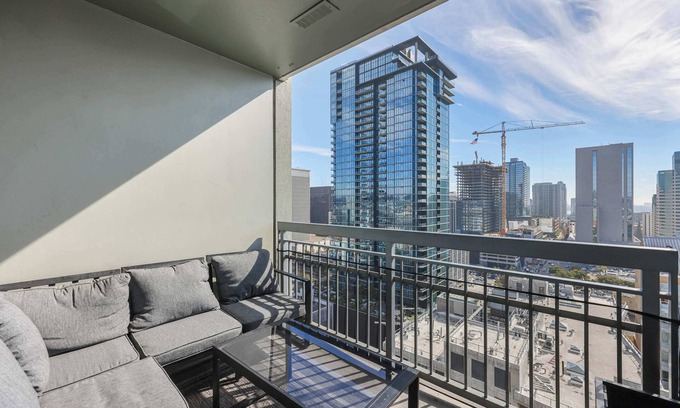 Downtown San Diego Condo | Your Urban Oasis in the Heart of Little Italy