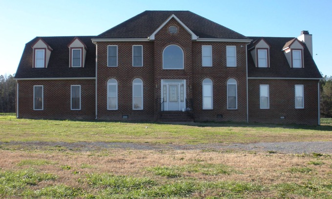 Petersburg House | Your Vacation Experience