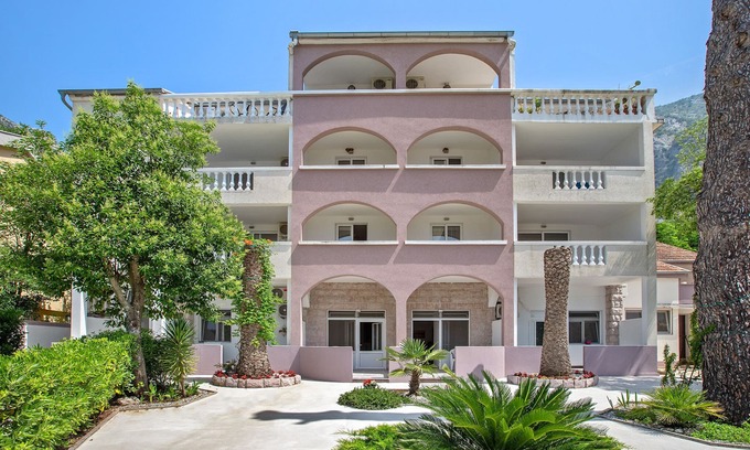 Orahovac Apartment | Your vacation is our priority!
