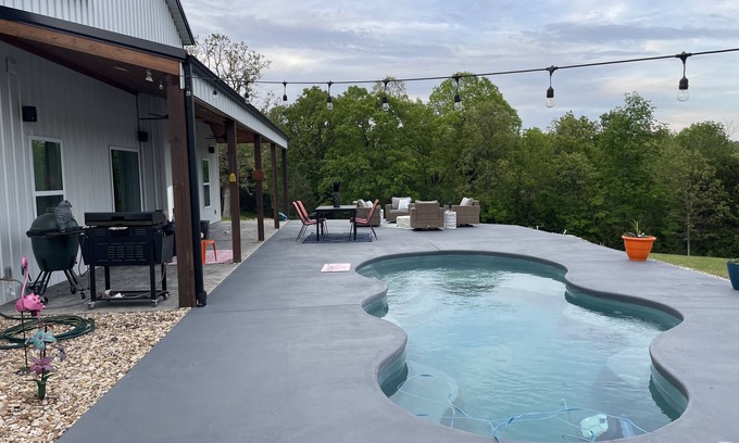 Gamaliel House | Your very OWN Paradise with private pool and hot tub!