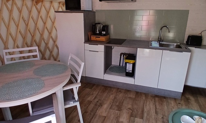 Clermont-Creans RV Rental | Yourte des voyageurs les belles ouvrieres