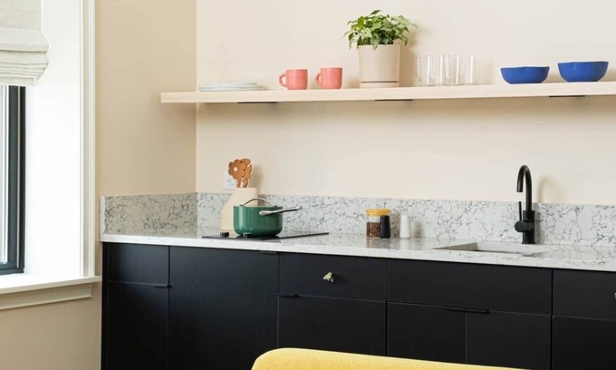 Queen Village Apartment | Yowie - Suite 302 Sunny Study King