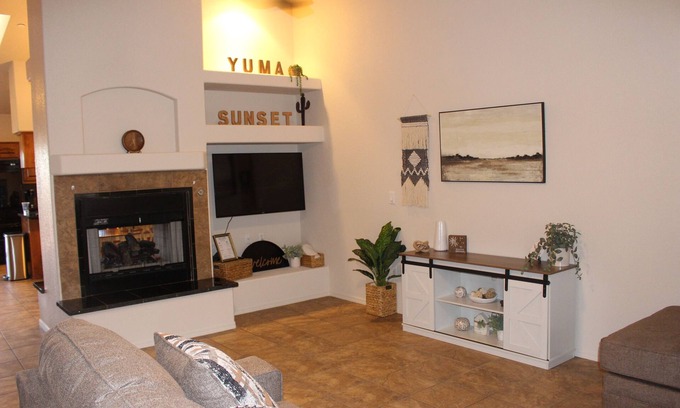 Yuma House | Yuma Sunset Villa I Ideal For Long Stays