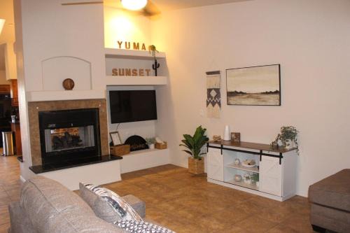 Yuma Apartment | Yuma Sunset Villa