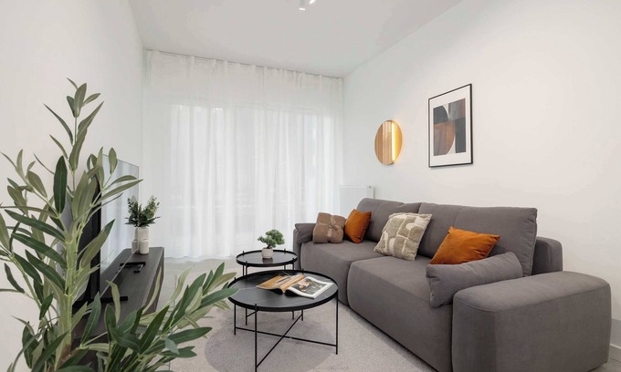 Katowice Apartment | Zabrska 15 | Stylish Apartment | Parking | Desk