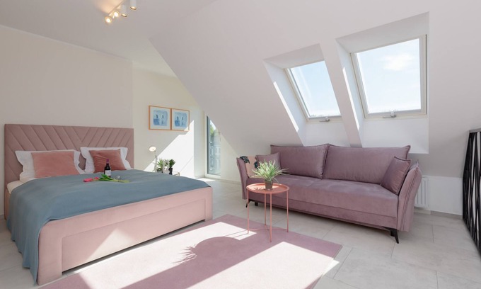 Rewal Apartment | Zaciszna 11 | Blue and Pink Apartment | Parking