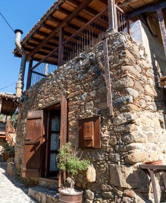 Kakopetria House | Zangoulos Villa