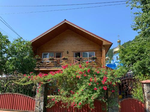 Yasinya House | ZarinSki