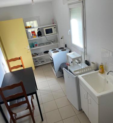 Suze-la-Rousse Apartment | Zaza