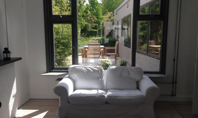 Aardenburg House | Zeearend
