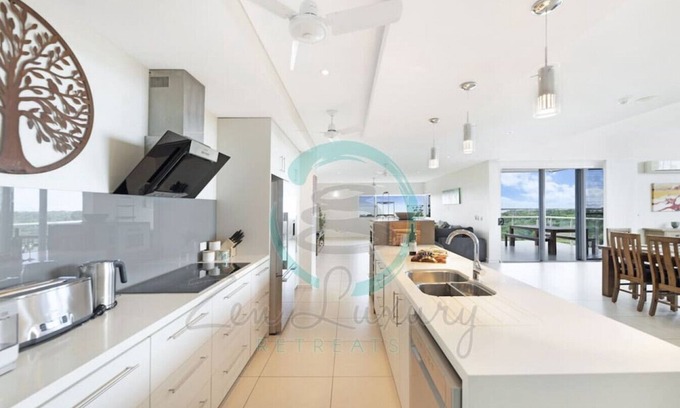 Darwin City Centre Condo | ZEN LUXURY 2-STORY Penthouse Mindal View