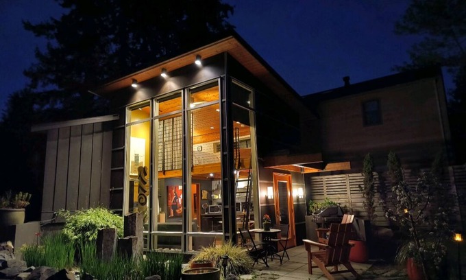 Edmonds Cottage | Zen & Modern Artistic Retreat, Garden View