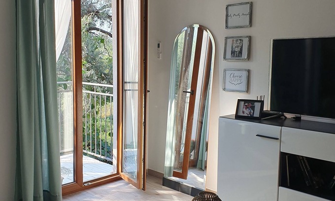 Petrovac Apartment | Zen Olive Referat, charming 2-bedroom apartment, swimming pool, free parking