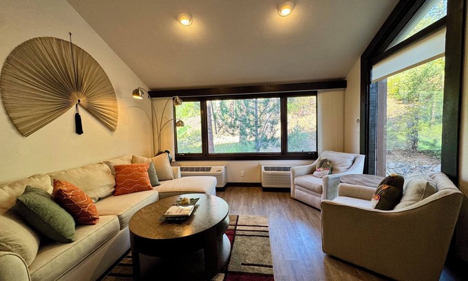 Purgatory Apartment | Zen Retreat - 10 Min to Hot Spring, 20 to Downtown