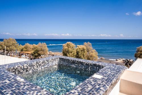 Perissa Hotel | Zen Suites & Spa