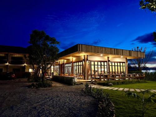 Bung Khong Long Hotel | Zenery Lake Resort