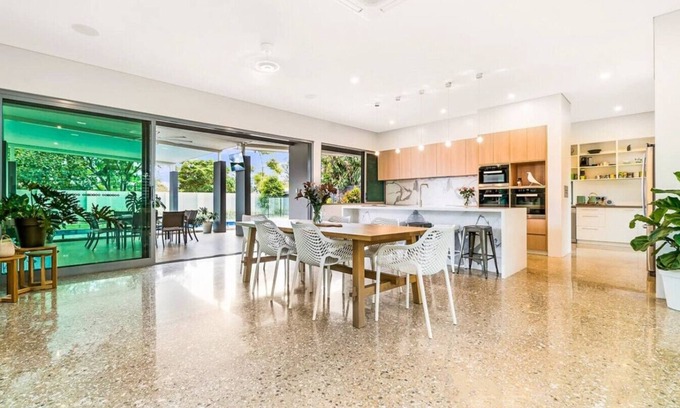 Fannie Bay Villa | Zenhouse - Luxury 5-BR Holiday Home + Pool + BBQ