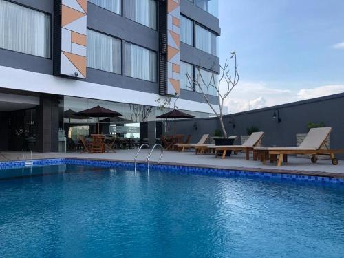 Buton Babau Hotel | Zenith Premiere Hotel Baubau