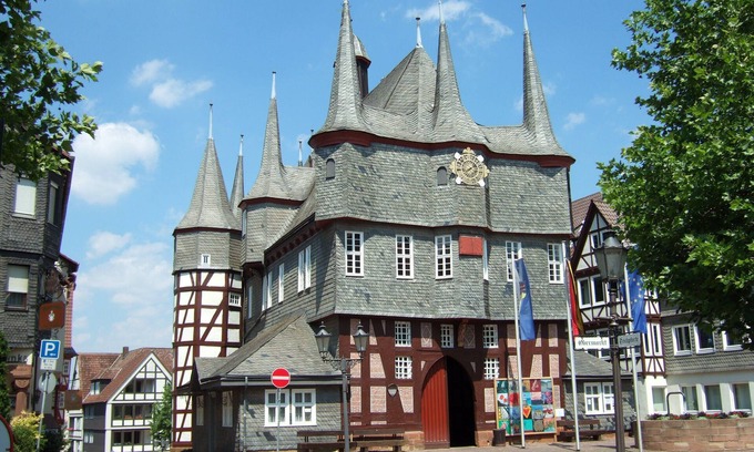 Frankenberg Apartment | Zentral Penthouse mit 3 Schlafzimmern