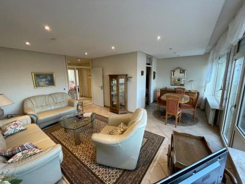 Stadtkern Marl Apartment | Zentrales Rooftop-Apartment mit Balkon für bis zu 5 Personen