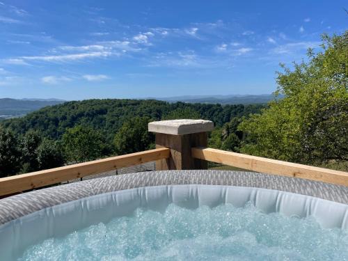 Zagorje ob Savi Apartment | Zerko Holiday Apartment Janko in a house with an outdoor jacuzzi for FREE