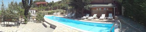 Molos Apartment | Zeus-Village οικισμός φινλανδικών chalet με πισίνες & γυμναστήριο