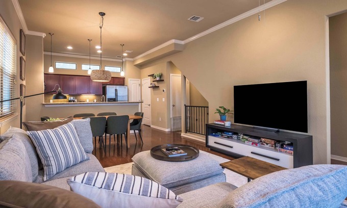 Zilker Condo | Zilker House Skyline Views & Parkside Stay