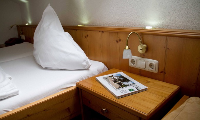 Schoerfling am Attersee Apartment | Zimmer de Luxe 1 - Pension Knoll
