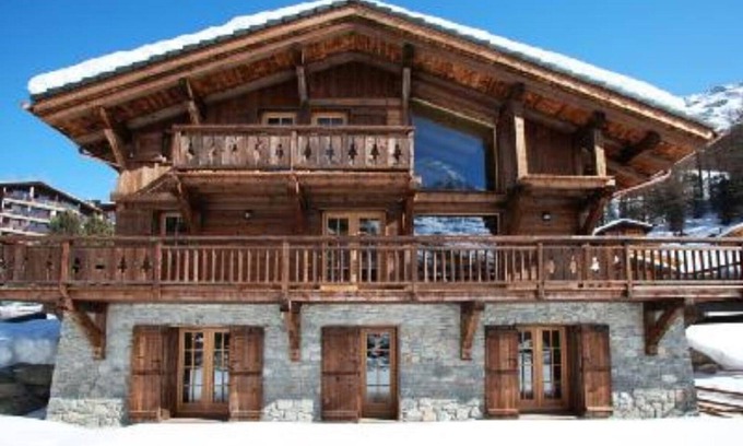 Zinal Ski Chalet | Zinal-Grimentz luxury chalet. Hot tub,sauna,log fire,sun deck,dog friendly,