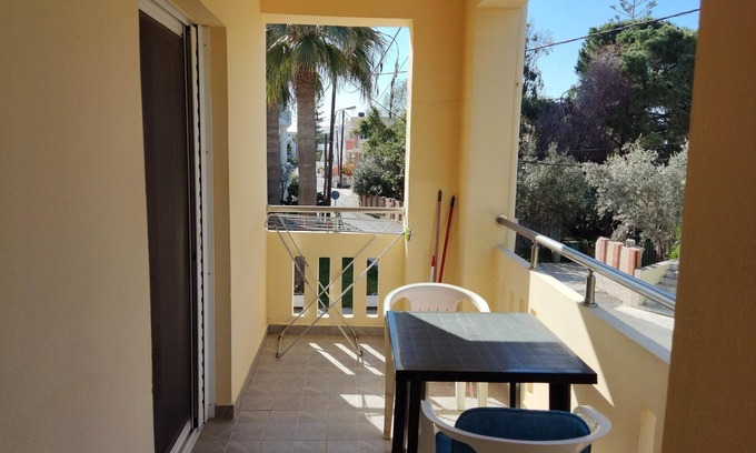 Agii Apostoli Apartment | Zinovia One-Bedroom Apartment with Balcony