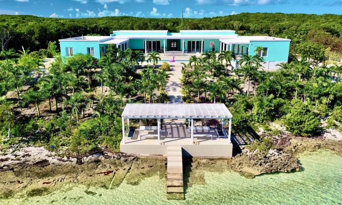 Savannah Sound Villa | ZION Beachfront | Luxury | ECO | Lagoon | Paddleboards | Snorkel | Volleyball