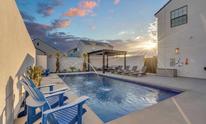 Hurricane House | Zion Luxury: PRIVATE POOL/Hot Tub, Pickleball, Ping Pong, Gaming, 5 Bdrms Sleeps 20 Sand Hollow