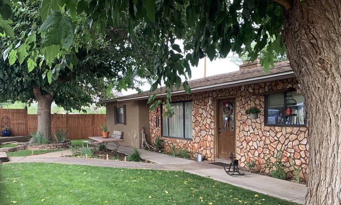 Colorado City Bed & Breakfast | Zion's Backyard B&B