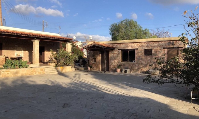 Tremithousa House | Zivla’s Stone House. Ideal for large party groups, weddings, aniversaries!
